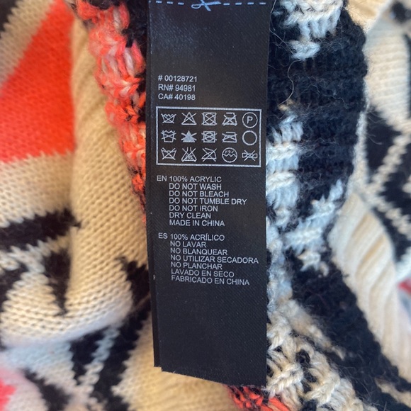 Forever 21|| Fluorescent peach/white/ black Aztec print sweater - Picture 7 of 7